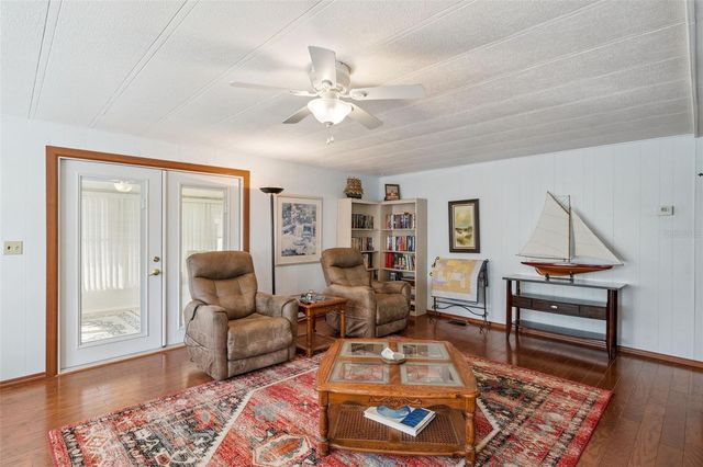 221 PINEWOOD DRIVE, Eustis, FL 32726