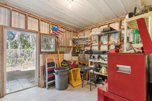 221 PINEWOOD DRIVE, Eustis, FL 32726