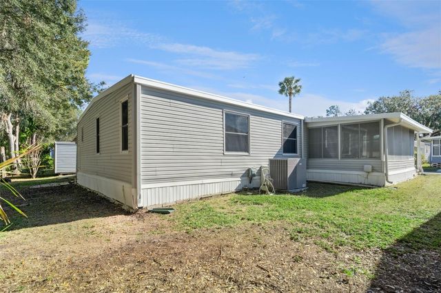 221 PINEWOOD DRIVE, Eustis, FL 32726