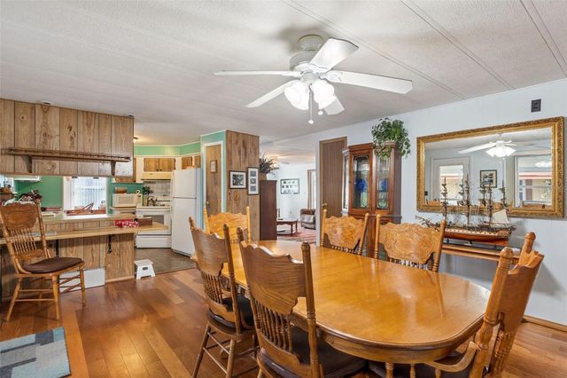 221 PINEWOOD DRIVE, Eustis, FL 32726