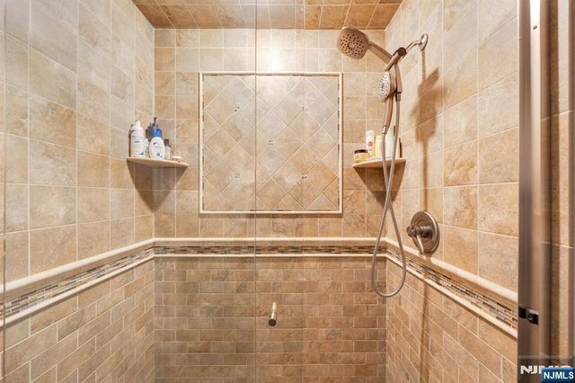 994 Boxwood Court, Mahwah, NJ 07430