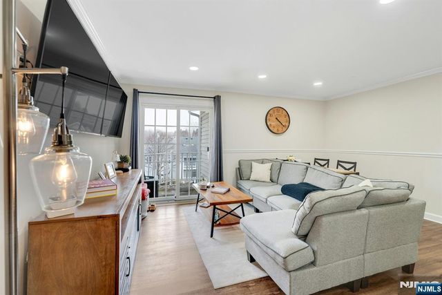 994 Boxwood Court, Mahwah, NJ 07430