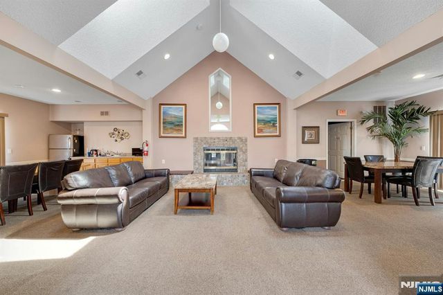 994 Boxwood Court, Mahwah, NJ 07430