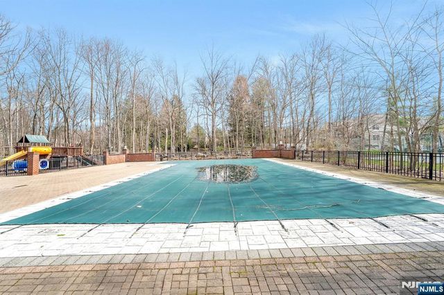 994 Boxwood Court, Mahwah, NJ 07430