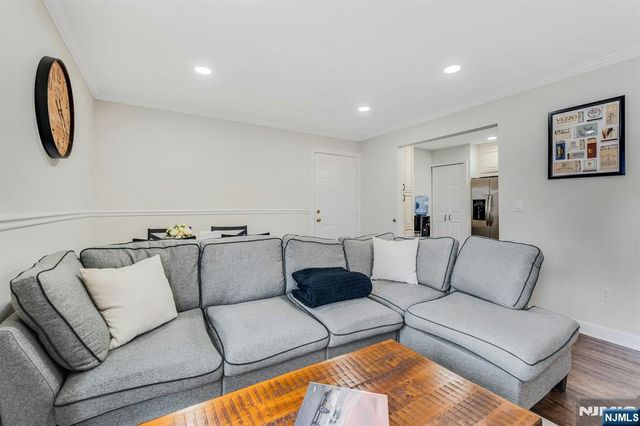 994 Boxwood Court, Mahwah, NJ 07430