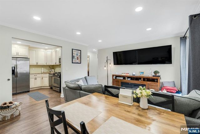 994 Boxwood Court, Mahwah, NJ 07430