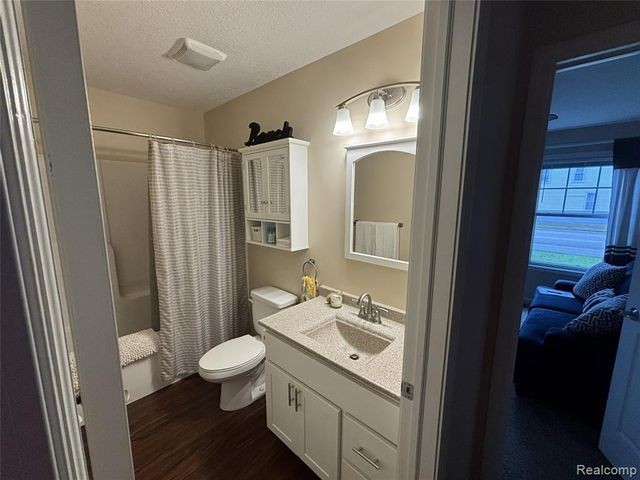 243 Ruddiman Drive, Muskegon, MI 49445