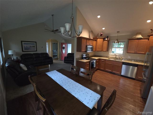 243 Ruddiman Drive, Muskegon, MI 49445