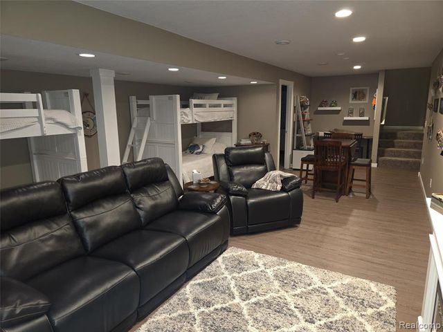 243 Ruddiman Drive, Muskegon, MI 49445