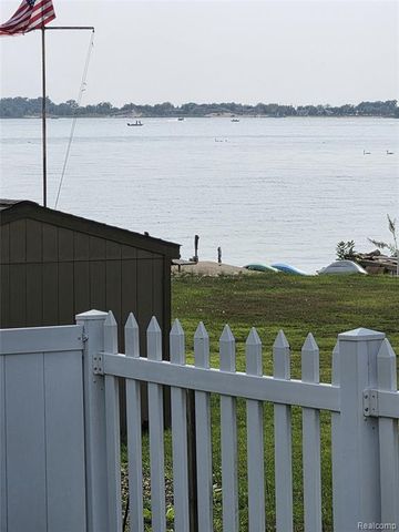 243 Ruddiman Drive, Muskegon, MI 49445