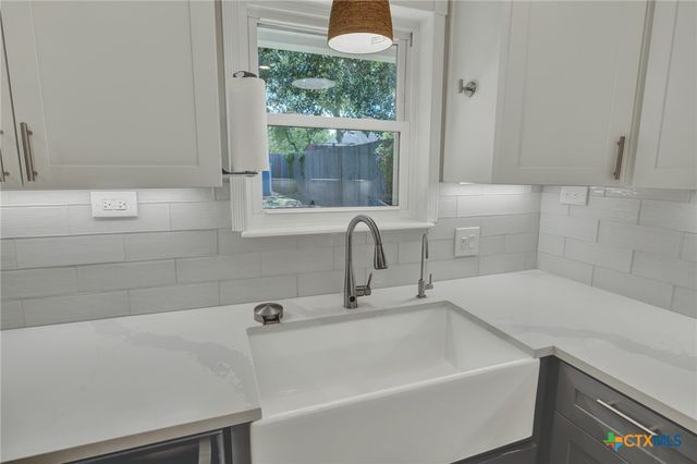 925 Lazy Trail, New Braunfels, TX 78130