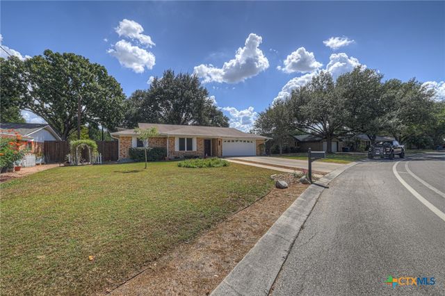 925 Lazy Trail, New Braunfels, TX 78130