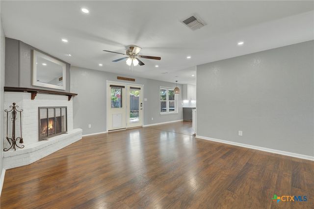 925 Lazy Trail, New Braunfels, TX 78130