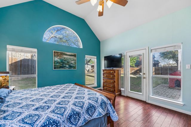 403 Hideaway Court, Euless, TX 76039