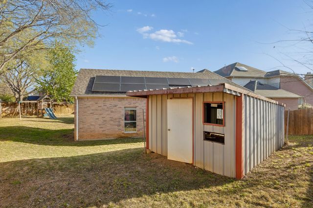 403 Hideaway Court, Euless, TX 76039