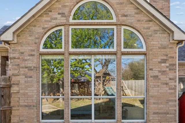 403 Hideaway Court, Euless, TX 76039