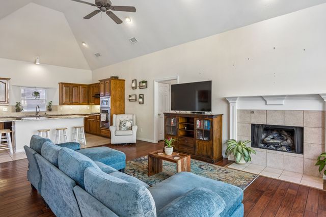 403 Hideaway Court, Euless, TX 76039