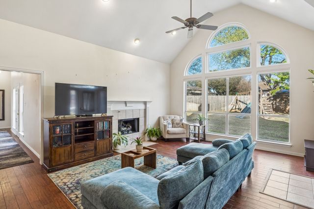 403 Hideaway Court, Euless, TX 76039