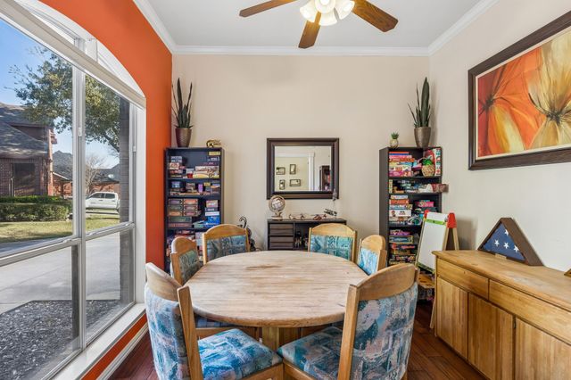 403 Hideaway Court, Euless, TX 76039