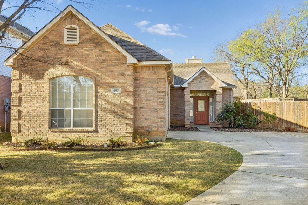 403 Hideaway Court, Euless, TX 76039