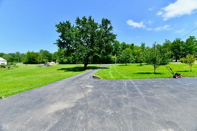 8224 S Dyson Drive, Nineveh, IN 46164