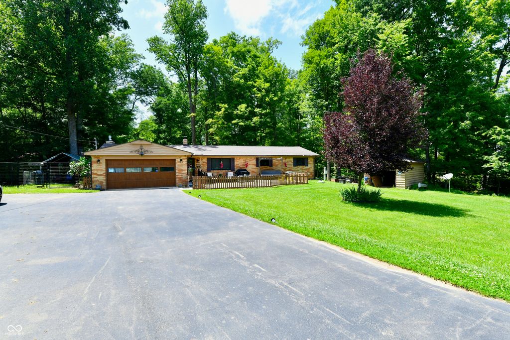 8224 S Dyson Drive, Nineveh, IN 46164