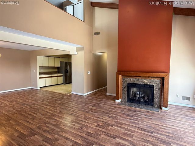 6670 Maple Lakes Drive, West Bloomfield, MI 48322