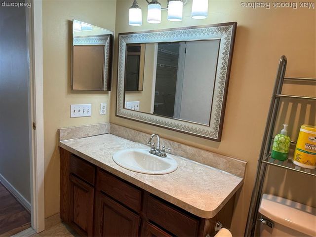 6670 Maple Lakes Drive, West Bloomfield, MI 48322