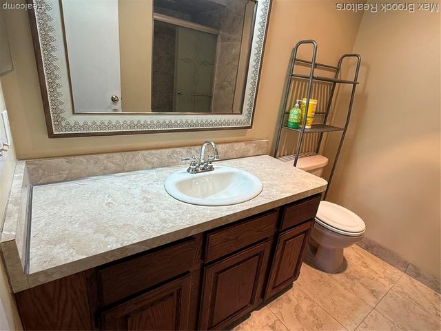 6670 Maple Lakes Drive, West Bloomfield, MI 48322