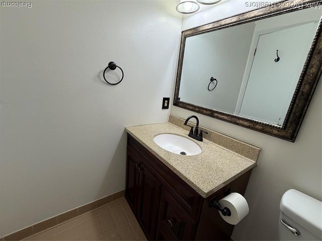 6670 Maple Lakes Drive, West Bloomfield, MI 48322