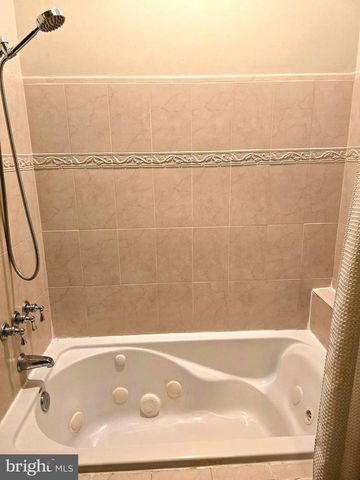 704 S BOND ST, Baltimore, MD 21231