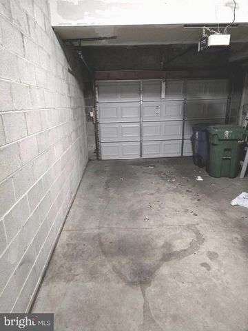704 S BOND ST, Baltimore, MD 21231