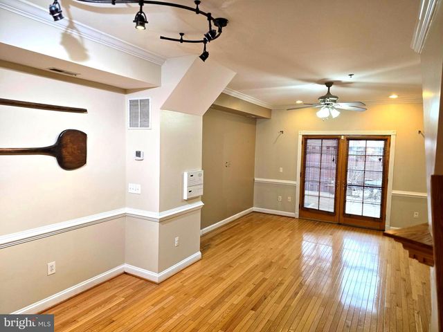 704 S BOND ST, Baltimore, MD 21231