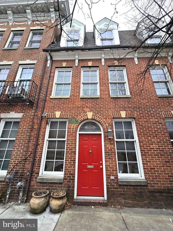 704 S BOND ST, Baltimore, MD 21231