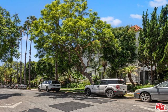 1345 N Hayworth Avenue 2, West Hollywood, CA 90046