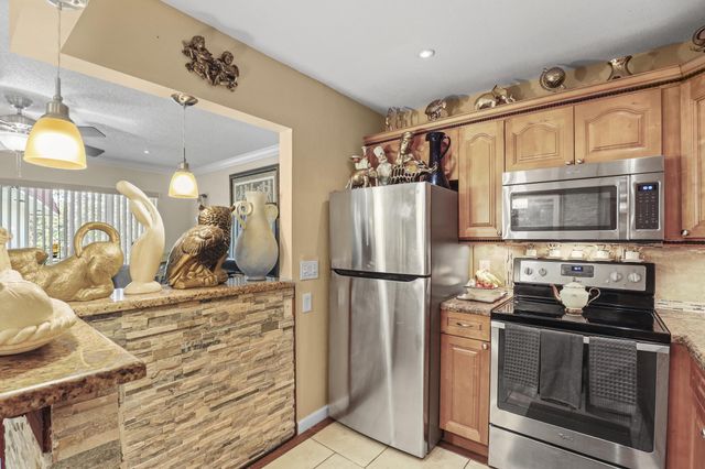 3100 Springdale Boulevard 308, Palm Springs, FL 33461