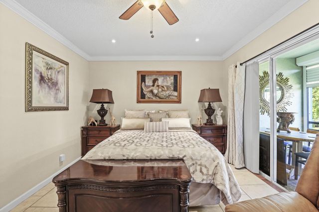 3100 Springdale Boulevard 308, Palm Springs, FL 33461