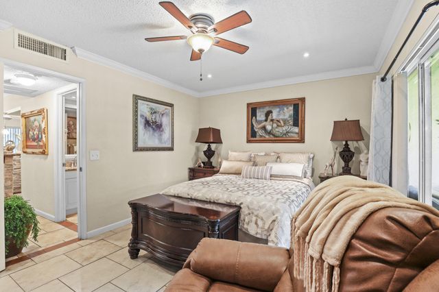 3100 Springdale Boulevard 308, Palm Springs, FL 33461