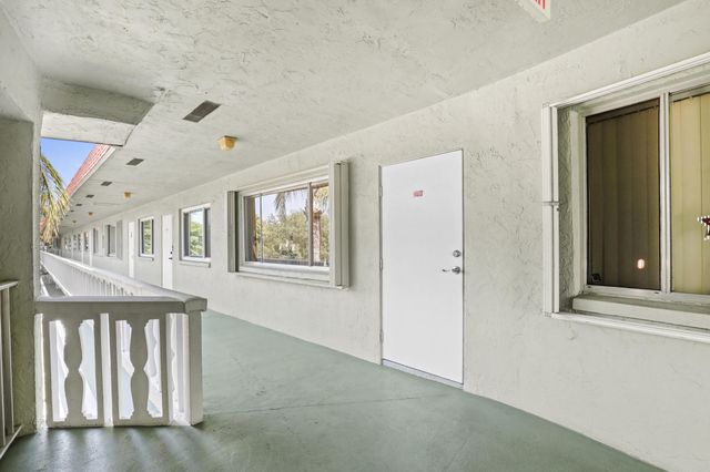 3100 Springdale Boulevard 308, Palm Springs, FL 33461