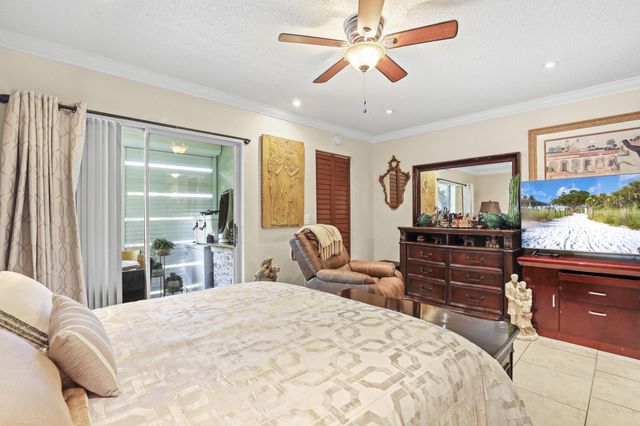 3100 Springdale Boulevard 308, Palm Springs, FL 33461