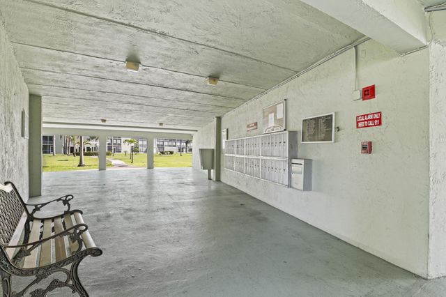 3100 Springdale Boulevard 308, Palm Springs, FL 33461