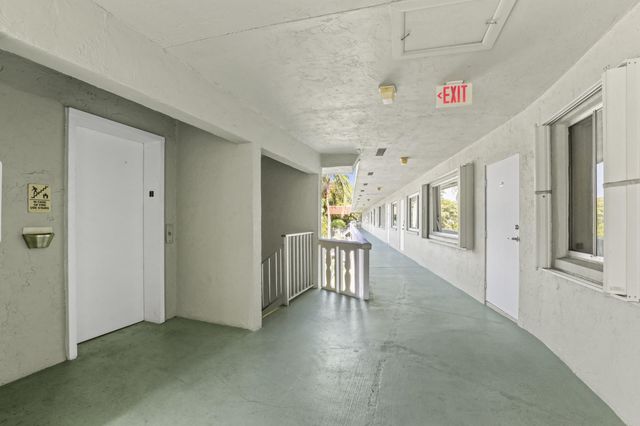 3100 Springdale Boulevard 308, Palm Springs, FL 33461