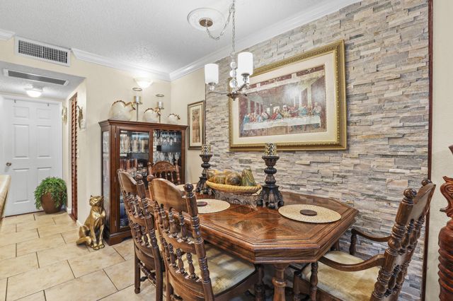 3100 Springdale Boulevard 308, Palm Springs, FL 33461