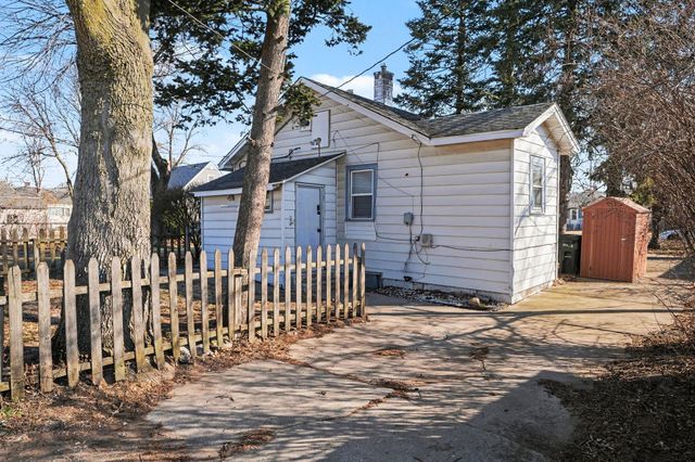 7132 Marshall Avenue, Hammond, IN 46323