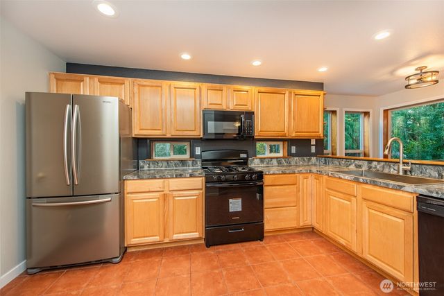 62 Pierson Lane, Sequim, WA 98382