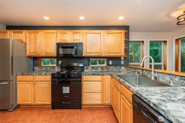 62 Pierson Lane, Sequim, WA 98382