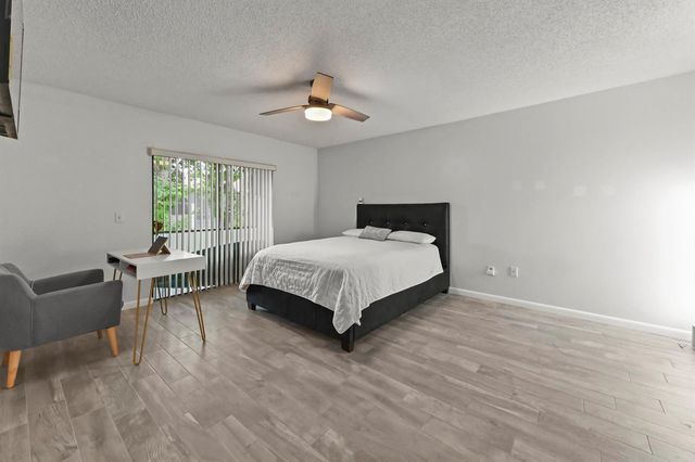 84 Conaskonk Circle, Royal Palm Beach, FL 33411