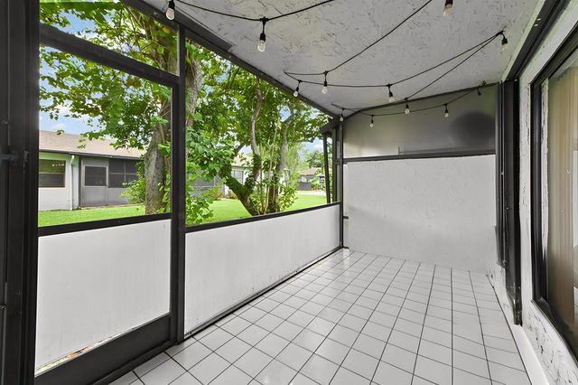 84 Conaskonk Circle, Royal Palm Beach, FL 33411