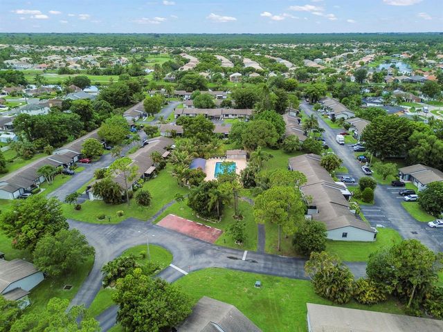 84 Conaskonk Circle, Royal Palm Beach, FL 33411