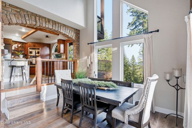 101 Spring View LN, Sagle, ID 83860